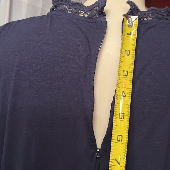 EUC Navy Chico’s lace blouse - Picture 9 of 16
